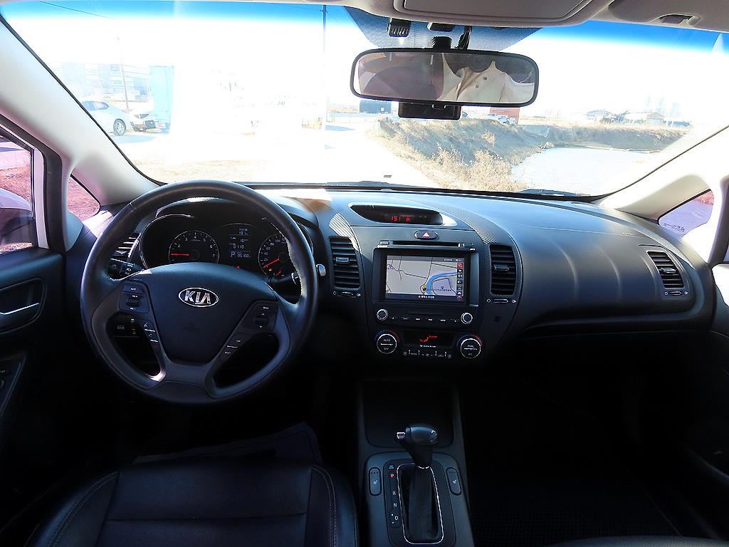 KIA K3 - Vista 9