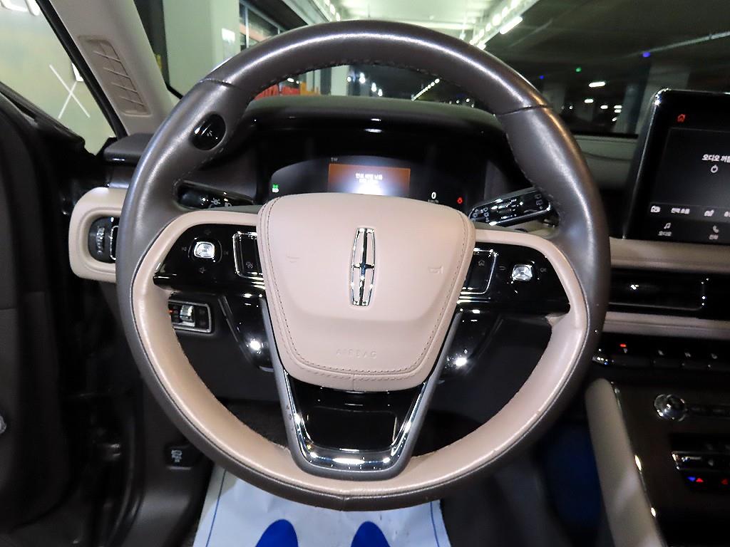 Lincoln Aviator - Vista 8