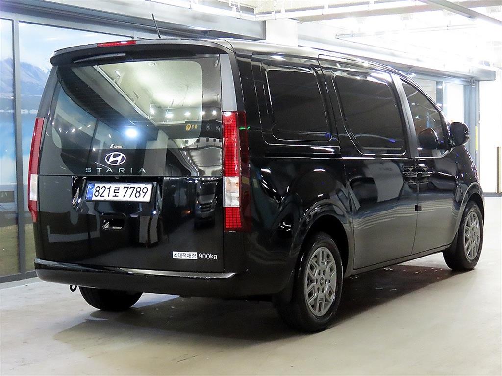 HYUNDAI Staria - Vista 4
