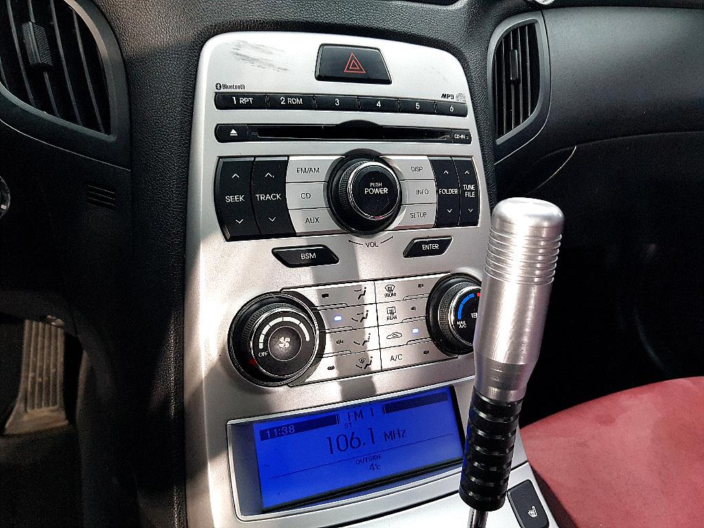 HYUNDAI Genesis - Vista 12