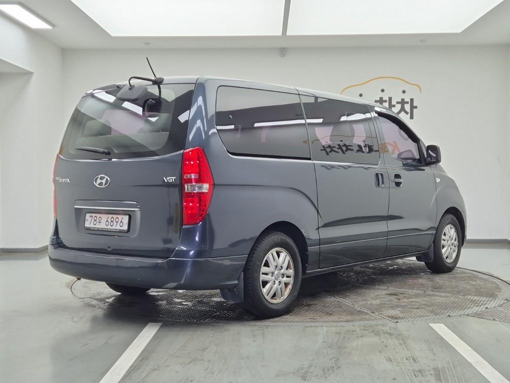 HYUNDAI Starex - Vista 4