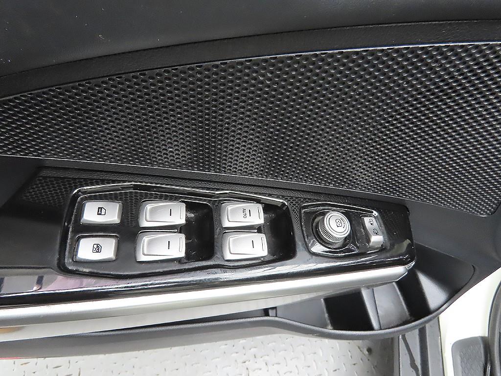 Ssangyong Tivoli 2016 Blanco - Importación desde Corea - HF Imports Iquique - Foto 12