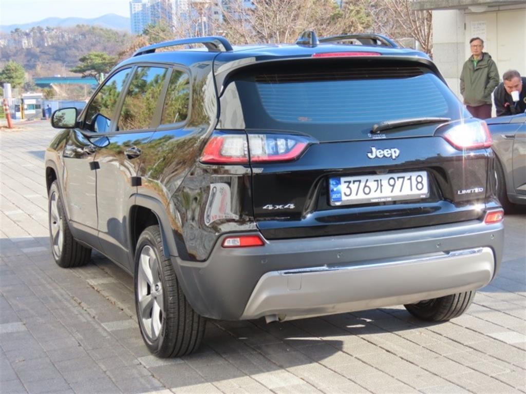 Jeep Cherokee - Vista 7