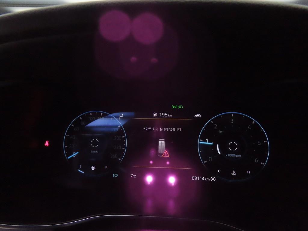 Genesis G70 - Vista 9