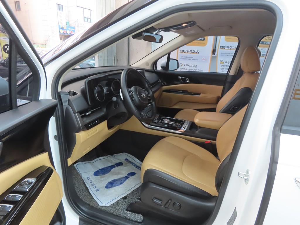 KIA Carnival - Vista 5