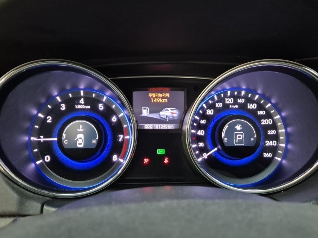 HYUNDAI Sonata - Vista 6