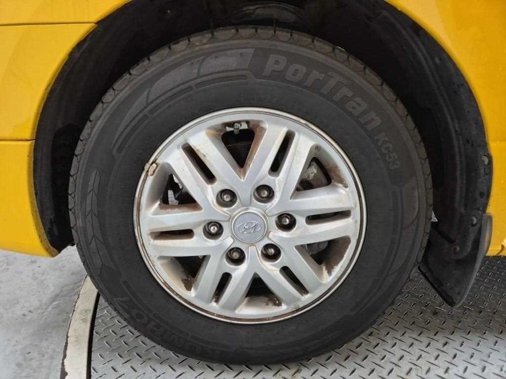 HYUNDAI Starex 2017 Amarillo - Importación desde Corea - HF Imports Iquique - Foto 19