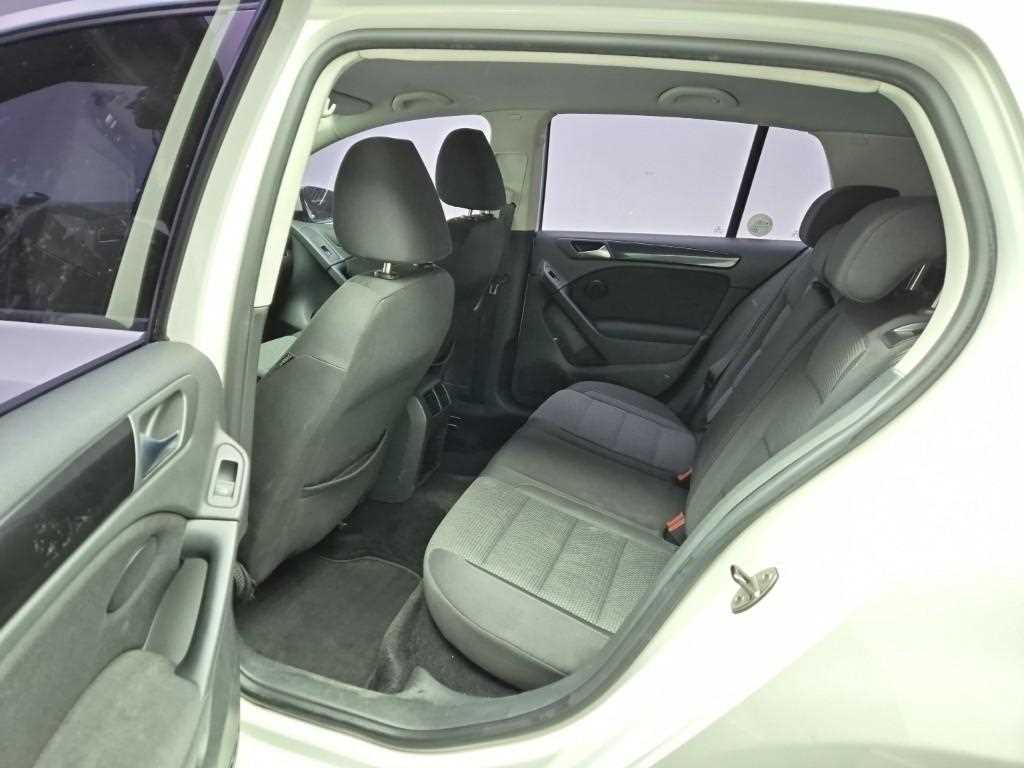 Volkswagen Golf - Vista 12