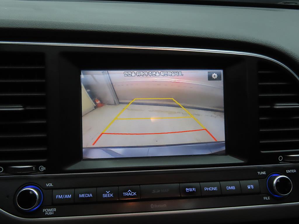 HYUNDAI Avante - Vista 12