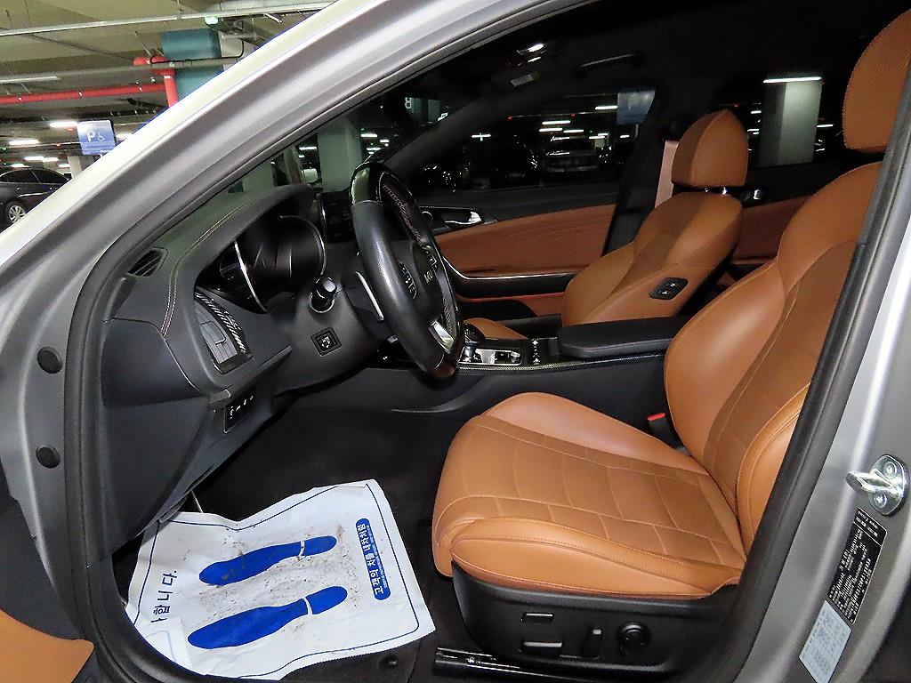 KIA Stinger - Vista 6