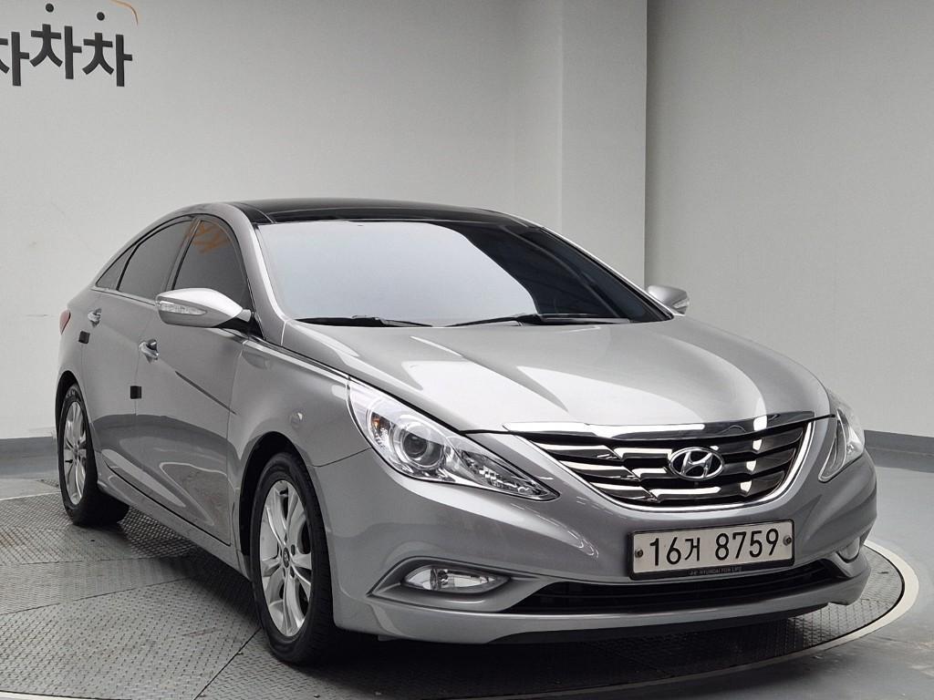 HYUNDAI Sonata - Vista 4