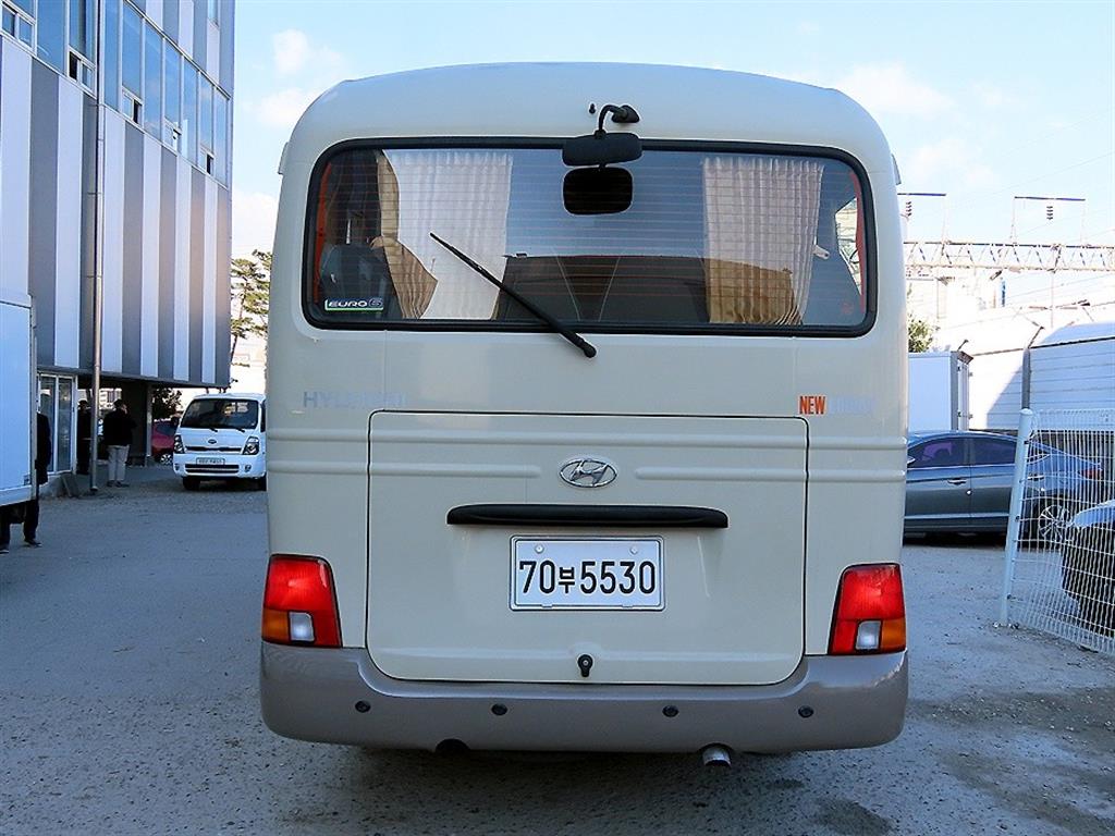 medium and large bus Hyundai bus - Vista 4