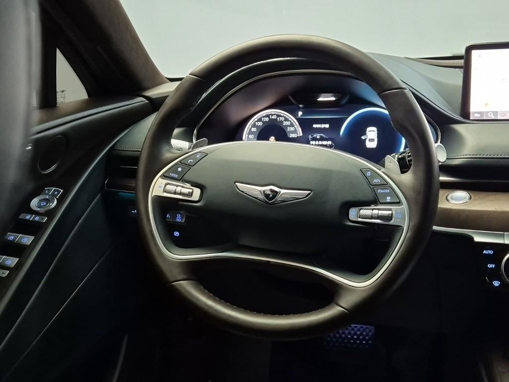 Genesis G80 - Vista 10