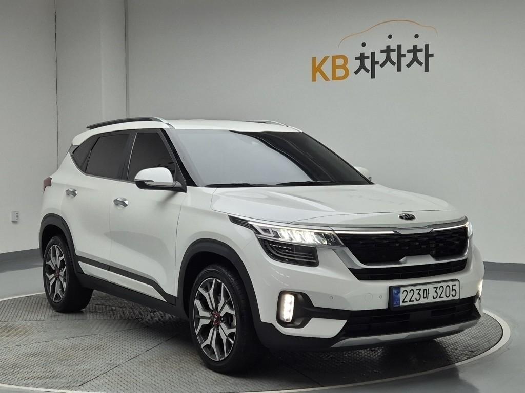 KIA Seltos - Vista 4