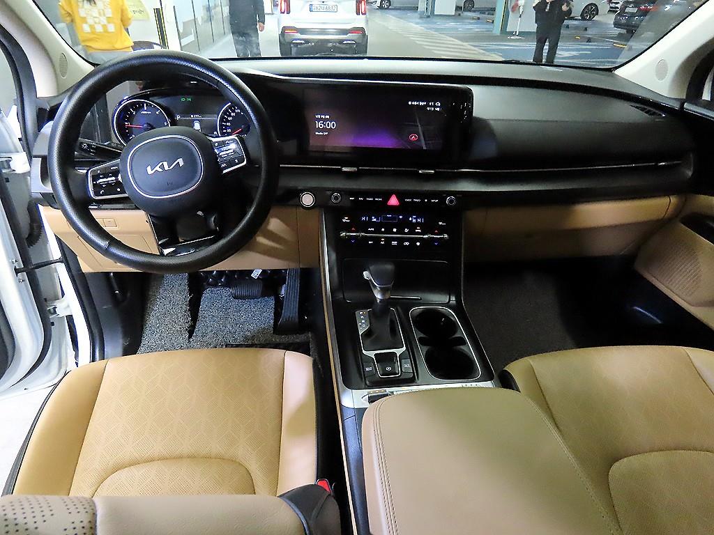 KIA Carnival - Vista 11