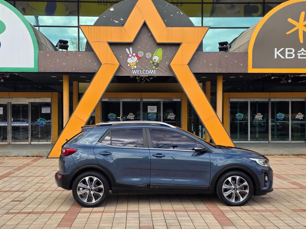 KIA Stonic - Vista 4