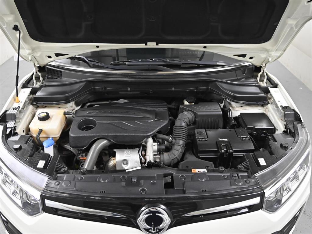 Ssangyong Tivoli - Vista 6