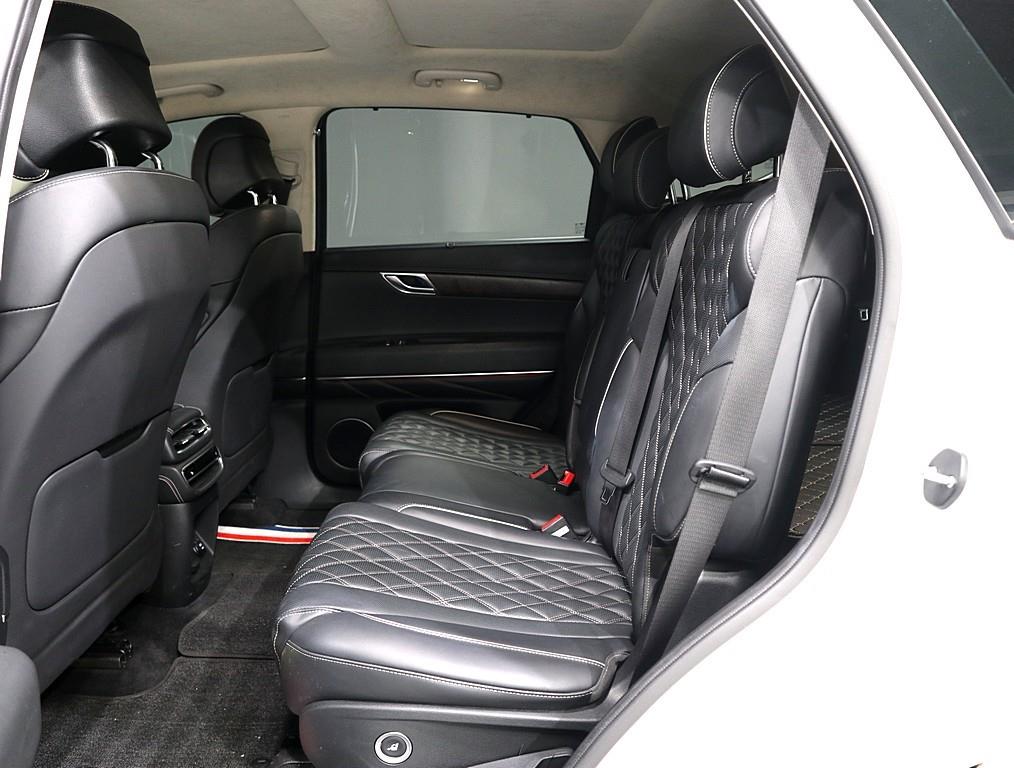 Genesis GV80 - Vista 9