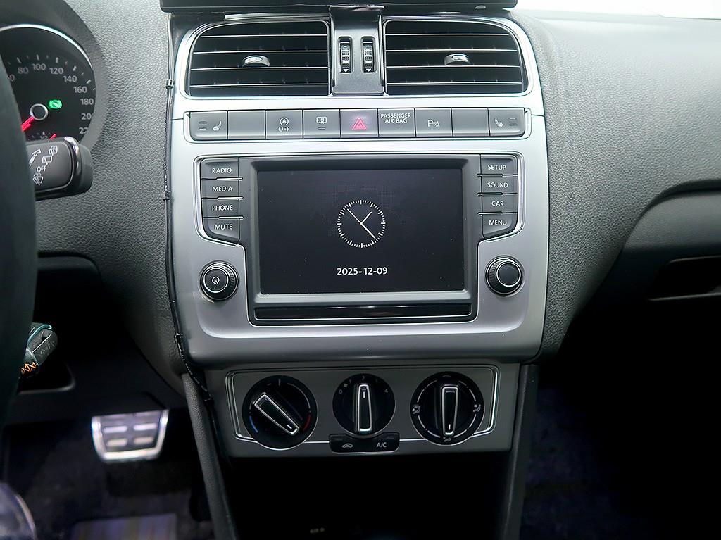 Volkswagen polo 2015 Blanco - Importación desde Corea - HF Imports Iquique - Foto 9