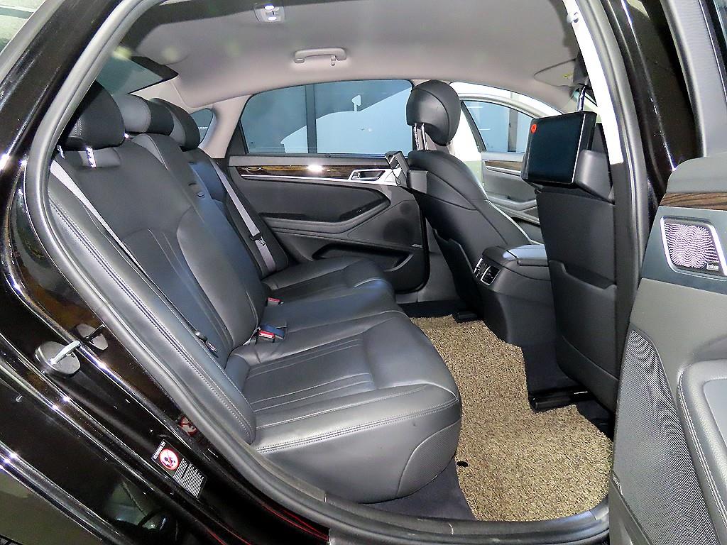 Genesis G80 - Vista 7