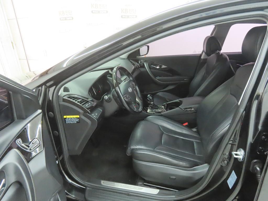 HYUNDAI Grandeur - Vista 4