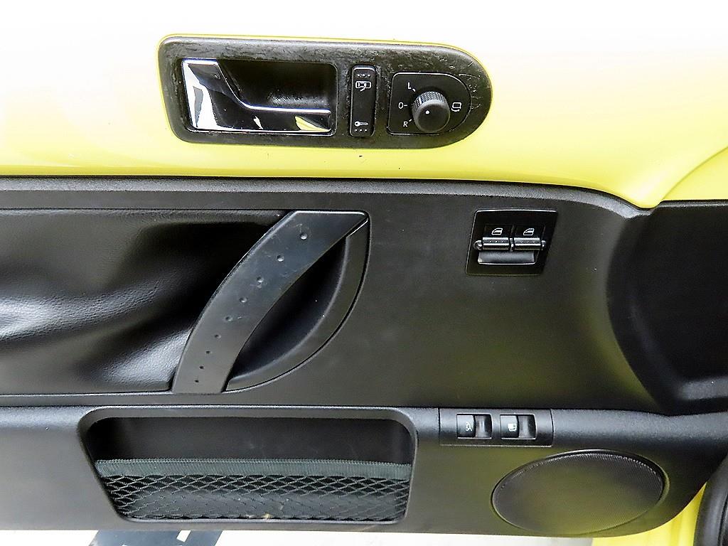 Volkswagen Beetle - Vista 11