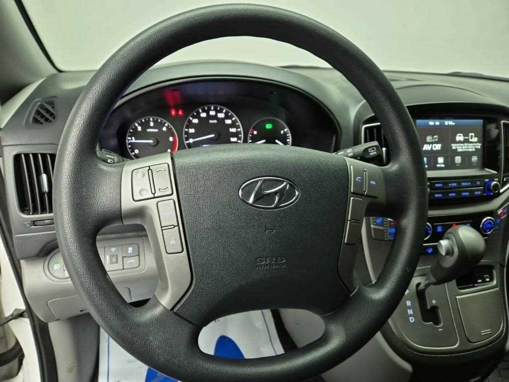 HYUNDAI Starex - Vista 9