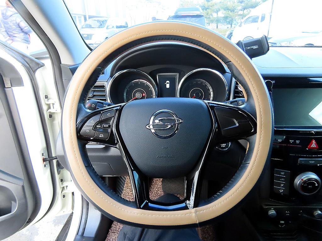 Ssangyong Tivoli - Vista 8