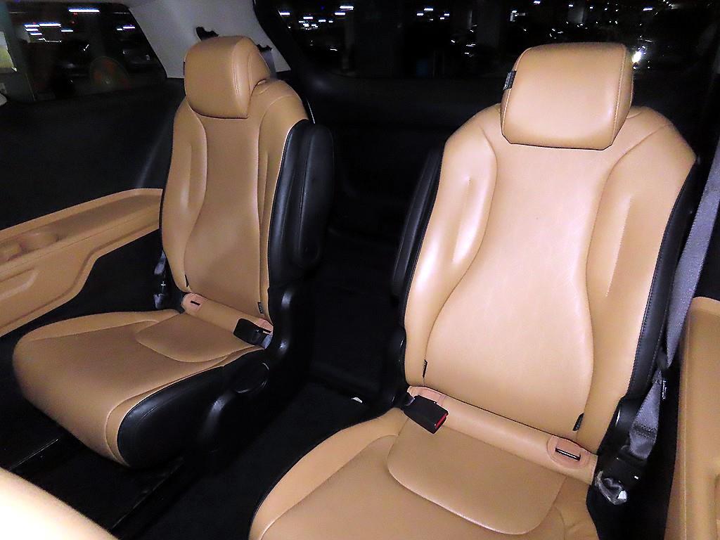 KIA Carnival - Vista 8