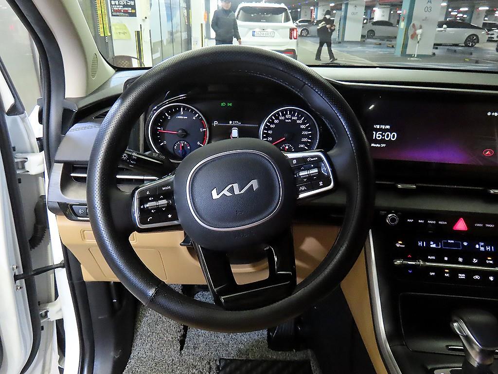 KIA Carnival - Vista 9