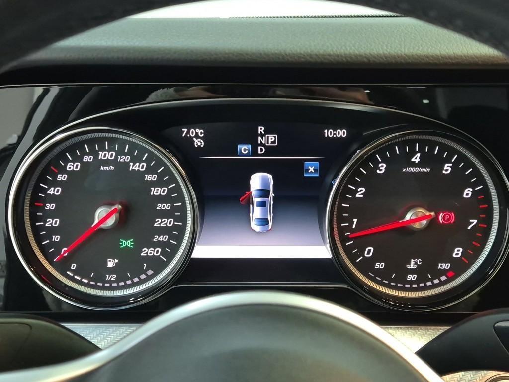 Mercedes Benz E class - Vista 6