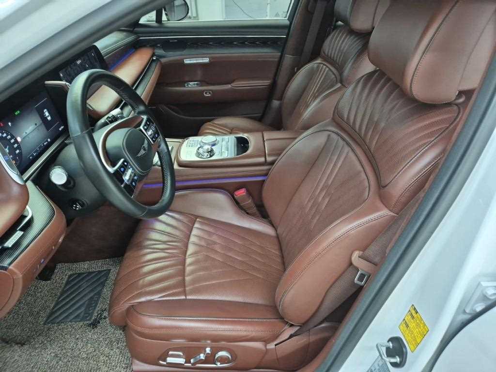 Genesis G90 - Vista 11