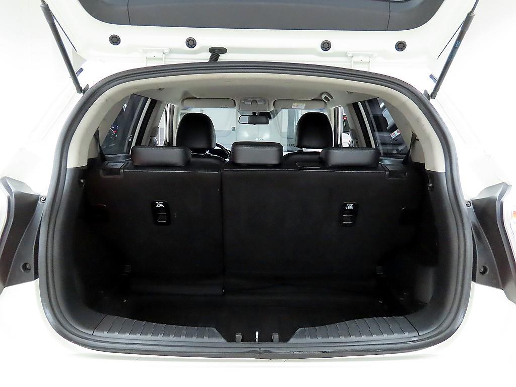 Ssangyong Tivoli - Vista 5