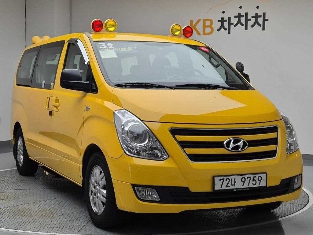 HYUNDAI Starex - Vista 4