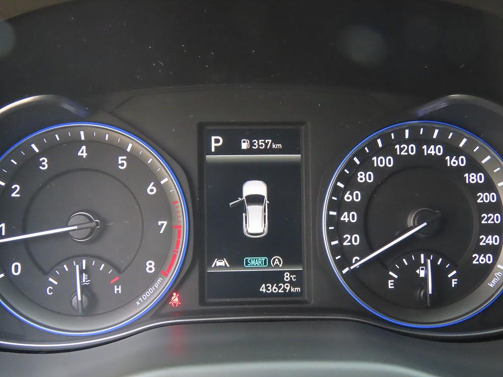 HYUNDAI Kona - Vista 8