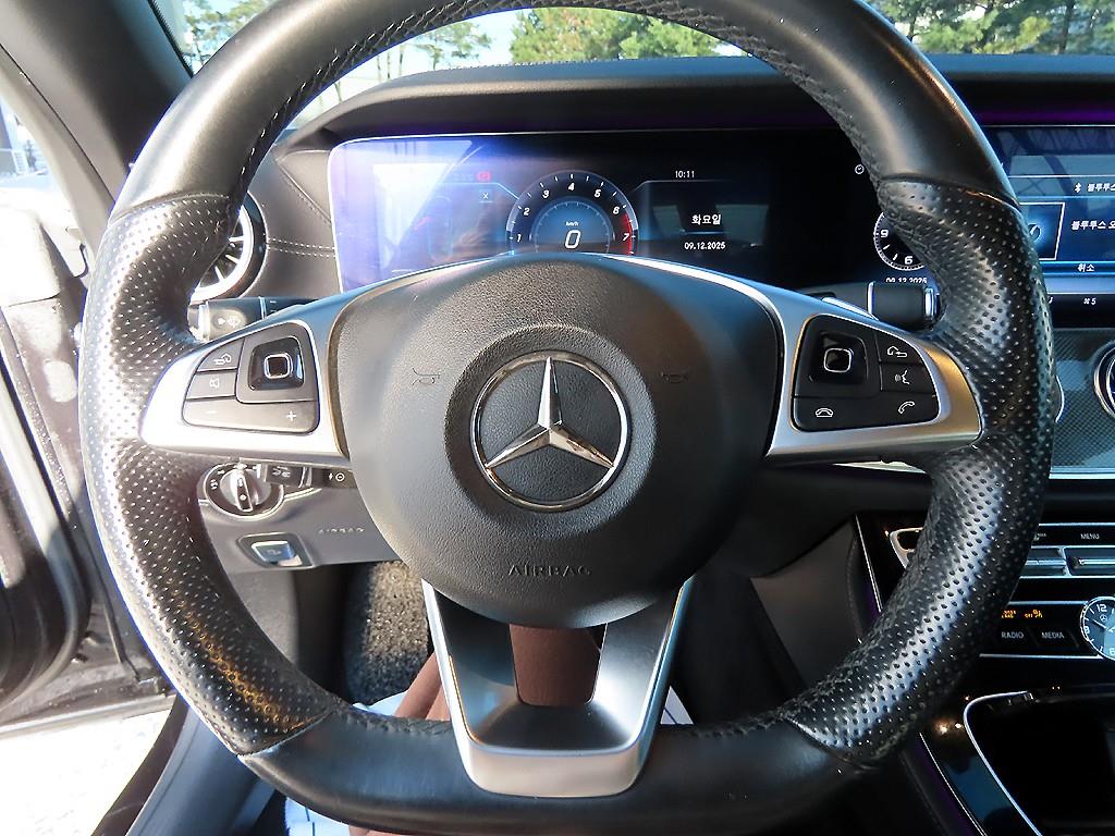 Mercedes Benz E class - Vista 12