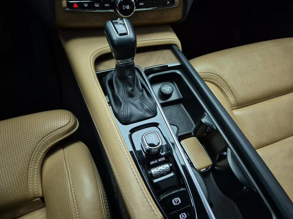 Volvo XC90 - Vista 8