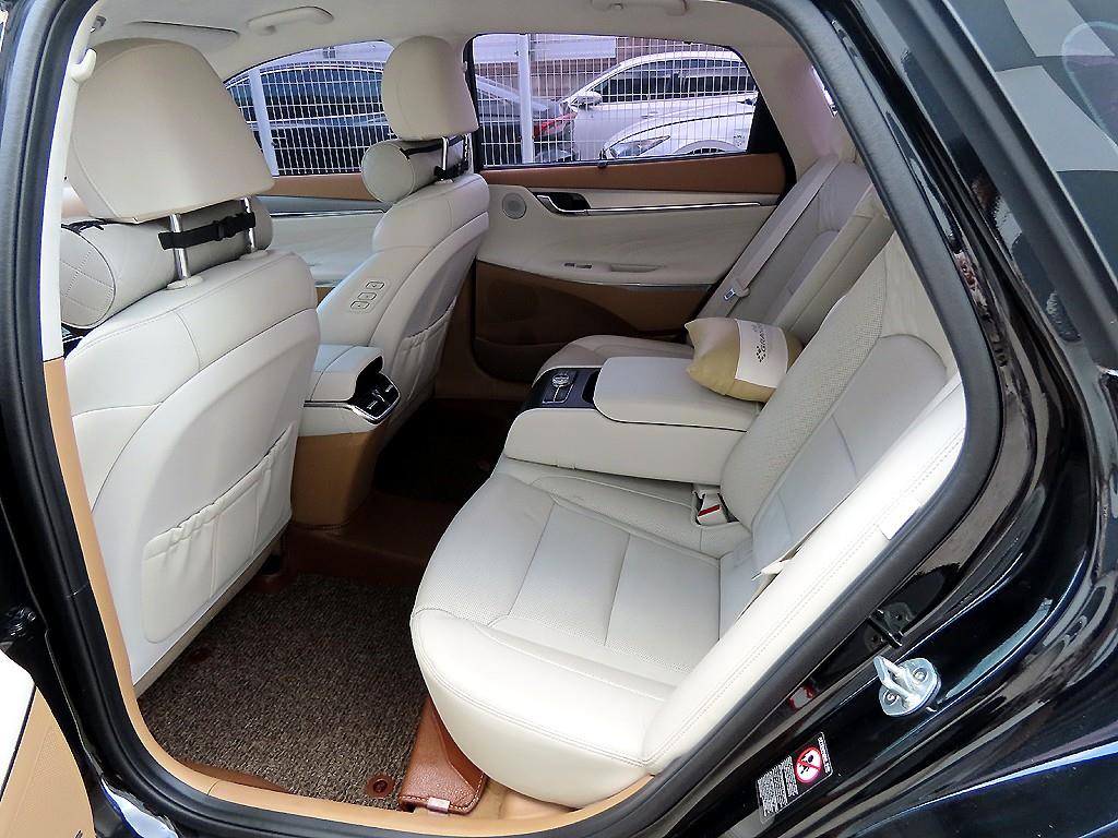 HYUNDAI Grandeur - Vista 6