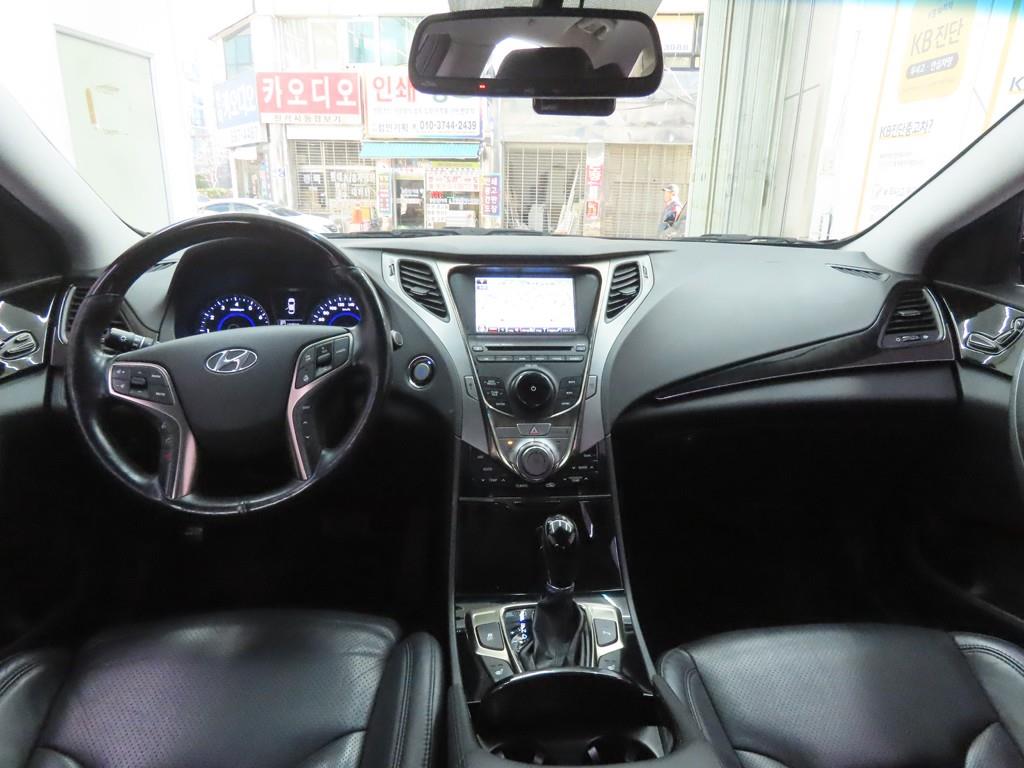 HYUNDAI Grandeur - Vista 6