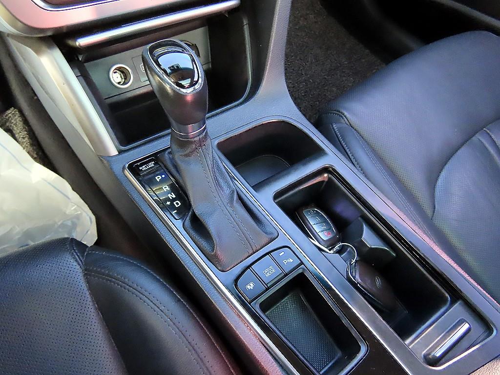 HYUNDAI Sonata - Vista 10