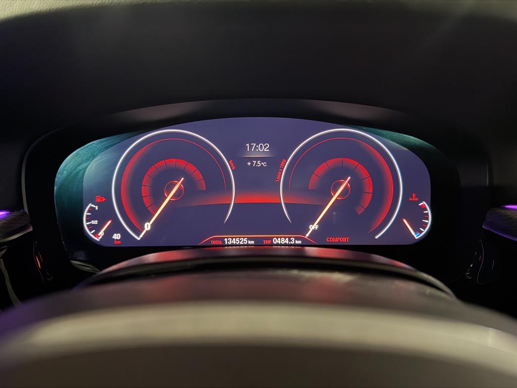 BMW 5 Series - Vista 5