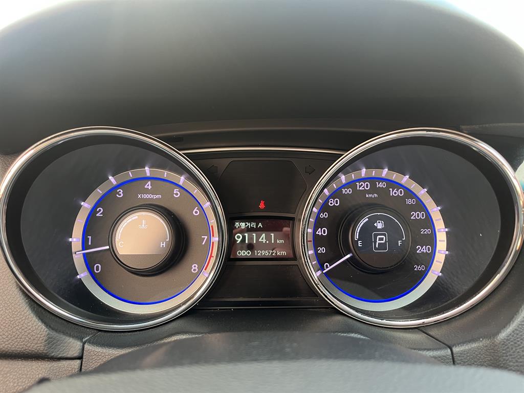 HYUNDAI Sonata - Vista 8