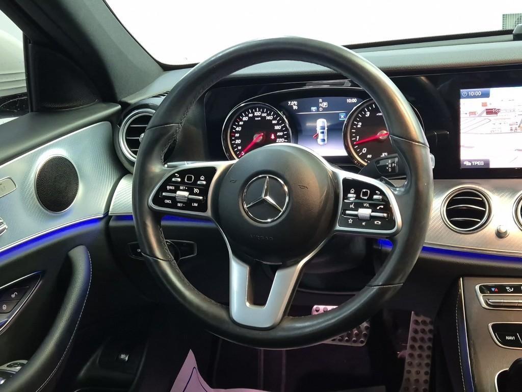 Mercedes Benz E class - Vista 9