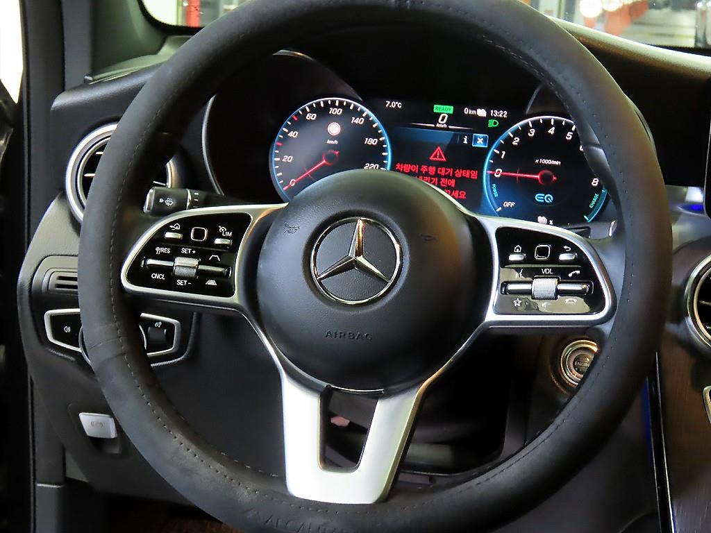 Mercedes Benz GLC Class - Vista 8