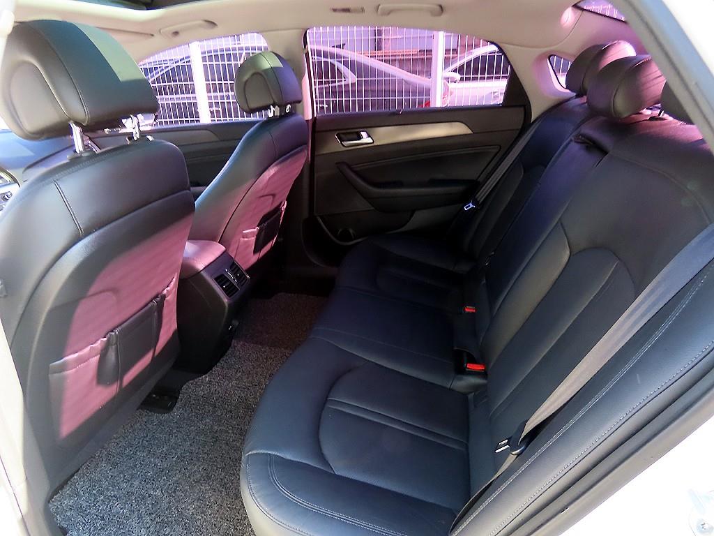 HYUNDAI Sonata - Vista 6