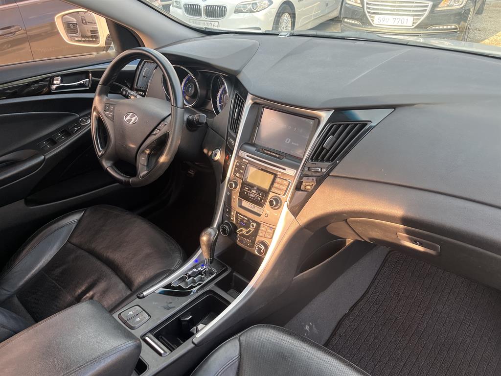 HYUNDAI Sonata - Vista 11