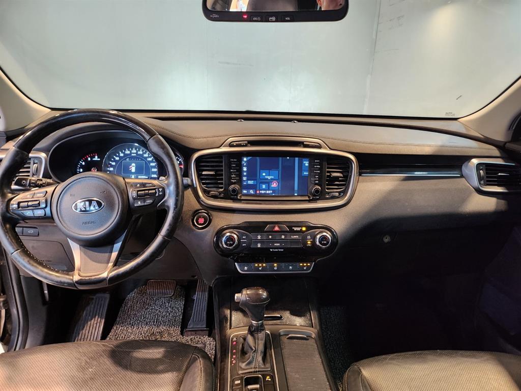 KIA Sorento - Vista 8