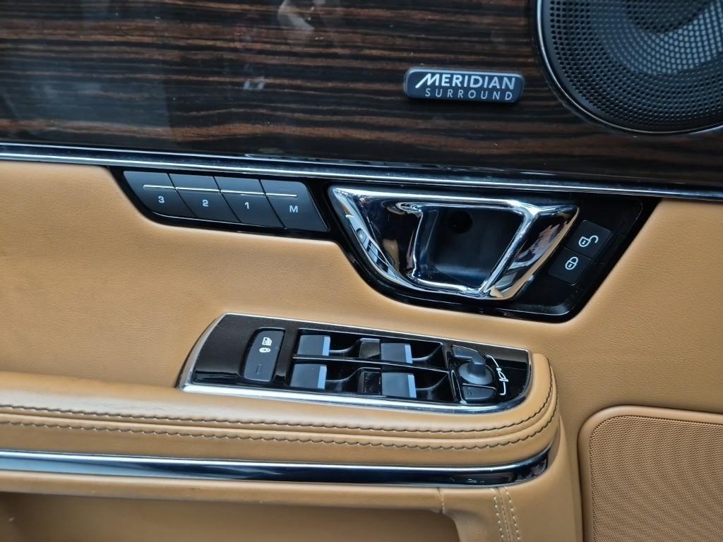 Jaguar XJ 2019 Gris - Importación desde Corea - HF Imports Iquique - Foto 18