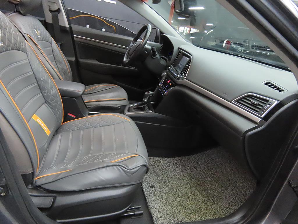 HYUNDAI Avante - Vista 6