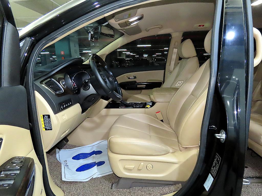 KIA Carnival - Vista 6